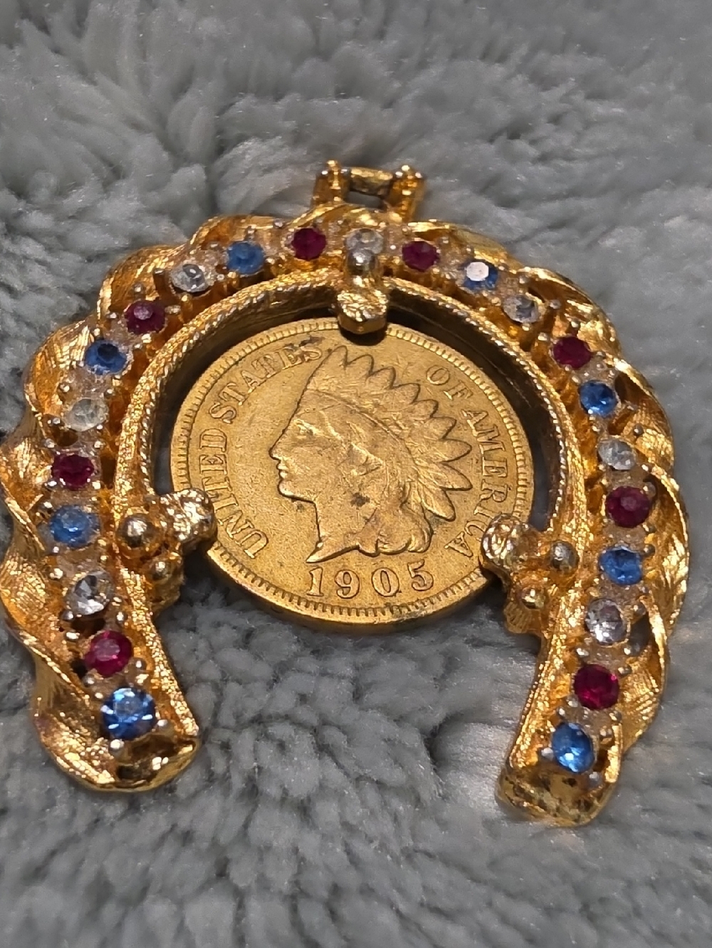 VINTAGE PENDANT CASING AND ANTIQUE 1905 INDIAN HEAD PENNEY GREAT CONDITION